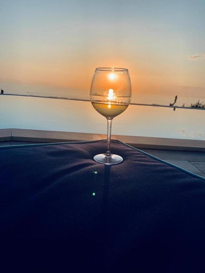 Luxury Villa Blue&Blanc Piscina A Sfioro Isola Diamante Luaran gambar